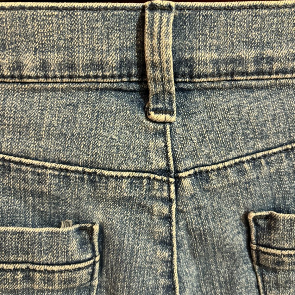 Lee‎ Classic Fit Capris, Blue, size 6P - Picture 10 of 14